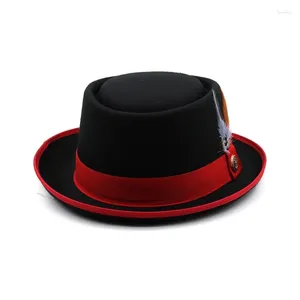 Chapéu masculino dos carnavais das boinas com festival macio Fedora da pena respirável