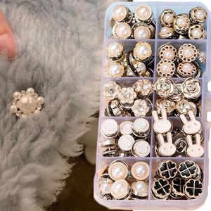 Brooches Fashion Metal Pearl Rhinestone Buttons Female Suit Dress Shank Flower Button Diy Sewing Clothing Accessories Needlework