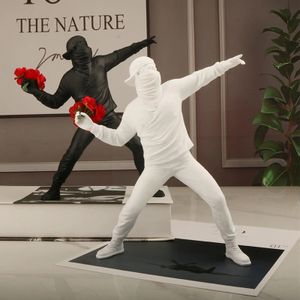 Resin Banksy Sculptures Flower Thrower Boy Man Statue Collectible Decoration Home Decorative Modern Desk Figurine Accessories 240202