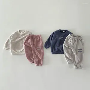 Set di abbigliamento Completi per bambini Tuta per neonato Felpa e pantaloni con stampa di lettere carine 2 pezzi Completo sportivo Set di vestiti per ragazze per bambini autunnali