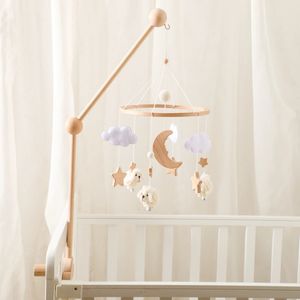 Wood Baby Rattle Mobile 0-12 Månad mjuk filt Tecknad fårstjärna Moon Born Music Box Hanging Bell Mobile Crib Bracket Toy 240118