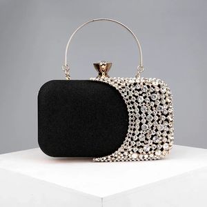 Bolsa de jantar com diamante embutido para mulheres Europa e América Retro Versátil Vestido Banquete Bolsas de noite 240126