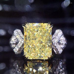 Bröllopsringar 2024 Yellow Crystal Cubic Zirconia Square Stone Women's Ring Ceremony Party Finger Accessories Personlighet smycken