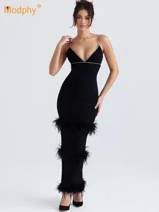 Casual Dresses Modphy Sexig V-hals Spaghetti Strap Feather Diamond Tight Maxi Dress Club Luxury BodyCon Backless Celebrity Evening Party Party