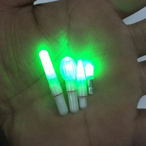 10 pz/lotto Luce Elettronica Bastone Luce di Pesca di Notte A Prova di Acqua Raccolta di Pesci Lampada Bagliore Luci Bastoni Luminosi B445 240125