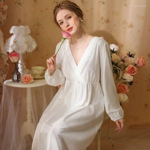 Kadınların Pijama Peri Tatlı V Boyun Uzun Kollu Gecesi Kadın Beyaz Nightgown Prenses Nightwear Vintage Sonbahar Pamuk Gece Elbise