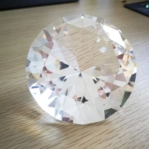 Transparent färg 70mm Crystal Diamond OneSidedMultifaceted 1 Piece Feng Shui Glass Paperweight Home Decor 240129