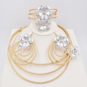 Collana Orecchini Set Gioielli italiani placcati oro Dubai Colore Bracciale da donna di alta qualità Anelli Banchetto Matrimonio