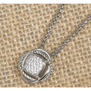 Collana di gioielli di marca di moda Collana di lusso con pendente a pavone completo di zirconi da 11 mm Collana con anelli intrecciati ghiacciati Design personalizzato per le donne