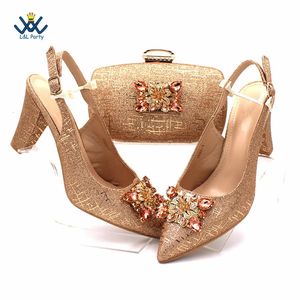 Cor champanhe de alta qualidade mulheres sapatos de bico fino conjunto de bolsa combinando para festa de casamento nigeriana 240130