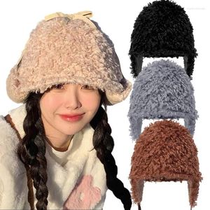 Berets inverno proteção de orelha chapéus feminino doce coreano retro pelúcia ao ar livre engrossado quente bonito cinta rendas gorros pulôver boné