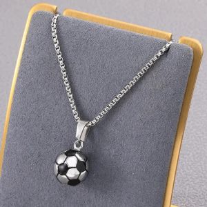 Ny Silver Colore Football Pendant Rostfritt stål Personlighet Athletic Style Collarbone Chain Exquisite Choker Korean