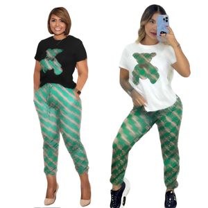 GGice Fatos de treino feminino 2024 designer Q6045 Womens New Fashion Casual Bordado Pequeno Urso Verde Imprimir Conjunto de duas peças com 2 cores