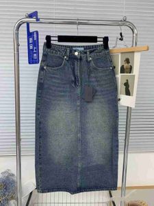 Neue Damen-Jeans, Designer-Hosen mit Budge-Buchstaben, modischer Stil für Damen, schmale Denim-Hose, lang, gerade, blau, Vintage-Jeans, klassische Kleidung