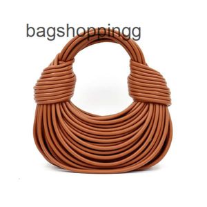 2024 Woven Boteega Pure Venata Double Handbag Knotted Hand Knot Womens Invinded Designer Bags Bag Calf Rope Leather 9MTQ