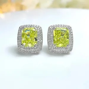 Kolczyki stadnorskie Olive Green Light Luksus S925 Pure Silver Ear Studs inkrustowane z importowaną hurtową biżuterią ślubną o wysokiej węglowej diamencie