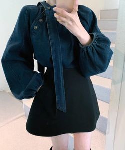 Kvinnors blusar Moyizif Korean Instagram -skjorta 2024 Spring Retro Style Round Neck Design Sense Bind Bow Denim Shirts Top Female Clothing
