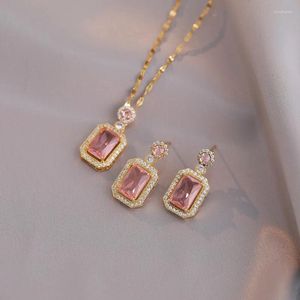 Halsbandörhängen Set Pink Zircon Rectangle Stud Pendants Rostfritt stålkedjor Halsband för kvinnors engagemang Brud