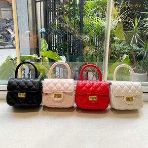 Xiaoxiangfeng Parent Child Handväska 2023 Ny broderad barn mini crossbody Small Straddle Change Bag 75% Factory Direct Sales