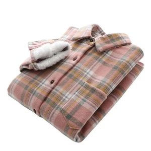 風器の美しい女性冬の温かいブラウスウールウールの格子縞のシャツジャケットソフトウールシャツパッチパッチポケットアウター240130