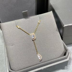 Halskette mit drei Diamanten, Designer-Halskette für Damen, Top-Qualität, V-Gold, neuer Volldiamant-Schiebeanhänger, flexible, rollende Schlüsselbeinkette mit Box als Geschenk