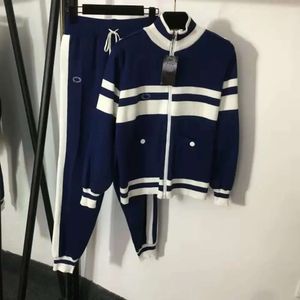 SSS Woman TrackSuits Ubrania Women bluzy Wiele marek płaszcza dresowe i spodnie Sweter odzieżowy Sweter 2-częściowy garnitur 112