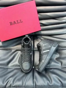 Stilista scarpe da uomo alte Top Ball lettera scolpita primavera scarpe da ginnastica casual firmate scarpe da ginnastica sportive di lusso a strisce nere complete scarpe da ginnastica da uomo