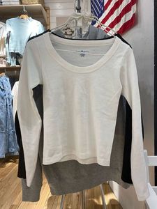 Frauen Solide Langarm T-shirt O Neck Grundlegende Beiläufige Dünne T-shirt 2023 Frühling Mode Baumwolle Y2k Weiß Einfache Nette tops Chic 240202