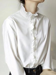 ホワイトブラウスの女性秋のカジュアルロングスリーブシャツオフィスレディース韓国ファッションエレガントなフリルカラーシングル胸シャツ240130