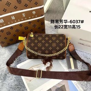 Fanghua Women s Pillow New Korean Edition Internet Red Wide Shoulder Strap Fashionable Printed Western Cervatile Chain Crossbody Bag Factory Direct Sales