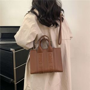 Autumn Winter Nytt populärt brev Tote Korean Cross Shoulder Women s Bag Factory Direct Sales