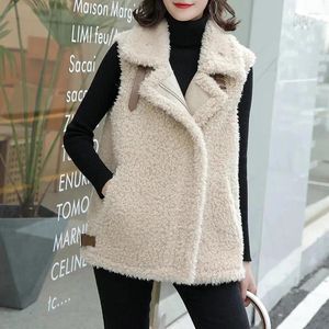 Kvinnors västar Spring Autumn Lamb Wool Vest Kvinna 2024 Korean Erersion of the Wild Loose Student Thicked Fur All-In-One Plush Jacket