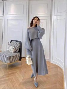 İş Elbiseleri Sonbahar Kış 2024 Vintage Katı Uzun Kollu Örme Kazak Elbise Kadınlar V Boyun İnce Yelek Lantern Gevşek Üstler Set