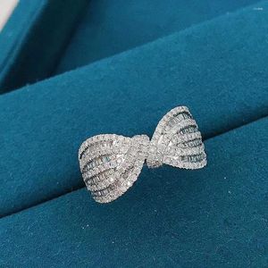 Bröllopsringar 2024 Romantiska Bow Bands Women's Ring Full asfalterade White CZ Simple Fashion Finger Accessories Evighet