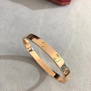 2024 Luxury Classic Thick Gold Bracelet Designer Bracelet with Diamond Women's Top notch V-shaped Gold 18k Silver Bracelet Open Wedding Jewelry Boxq4