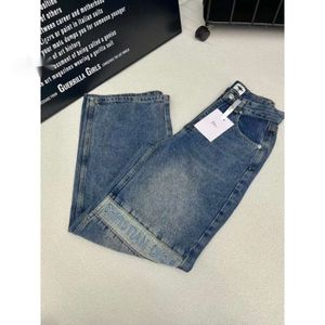 Calças jeans bordados de cintura alta, parte superior do corpo macia, e o jeans macio é feito de tecido elástico de alto algodão