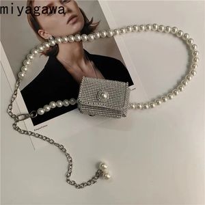 Miyagawa Pearl Belt Belt Accessories Women Rhinestone Decoration Small Bag Decoration مع سلسلة حزم الخصر سلسلة الأزياء 240130