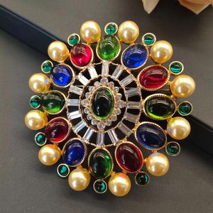 Brooches European And American Court Style Retro Oval Niche Design Exquisite Craft Colored Glass Inlaid Pearl 2024 Fashion Br