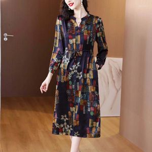 Lässige Kleider Seide Maulbeerkleid für Frauen 2024 Frühling und Herbst Marke High End Western Style Middle Age Mom Qipao Rock