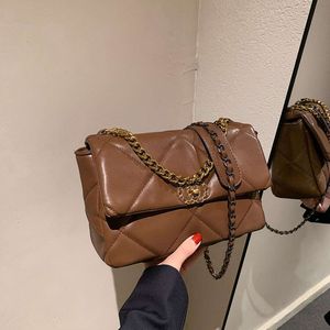 الملمس Lingge Frasnable for Women S Autumn Winter New Small Spragrance Style Simple Fashion Chain Crossbody Underarm Bag Bag Factory Direct