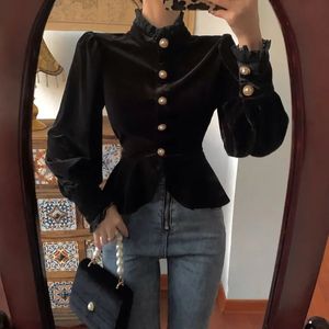Camicette da donna vintage nere con maniche a lanterna Camicie di velluto stile coreano femminile Top con volant in pizzo Bottone con perla Slim Blusas Mujer De 240202