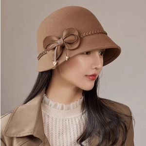 Lady Winter Chic Fascinator Düzensiz keçe kovası moda cloche şapkaları kadın parti resmi fedora 100 yün anne şapka 240127