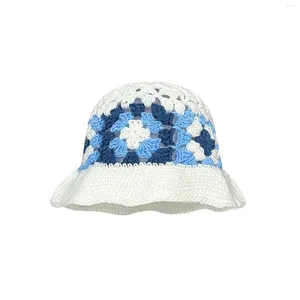 Berretti giapponesi vintage fiori vuoti cappello lavorato a maglia fatto a mano da donna autunno e inverno dolce tutta lana mostra viso piccolo