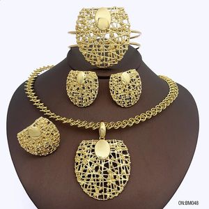 Gioielli di lusso italiani placcati in oro 18 carati per le donne Bellissimo ciondolo Gioielli per feste di matrimonio 240202