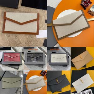 Uptown Pouch Bag Luxury Designer Clutch Envelope Bag Ny Crocodile präglade glänsande läder med en klaffmagnetisk stängningskornhandväska plånbok