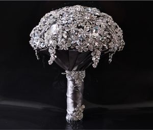 Nowe luksusowe bukiety Bling Bridal Bridal Crystal Ozdobione uchwyty dostawcy ślubnych dla bukietu ślubnego panny młodej trzymającej broszkę WEDD9557622