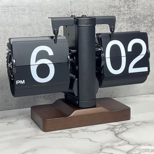 Desktop Clock European Creative Flip Down Page Desk Clocks Retro Decoration Living Room Bedroom Office 240127