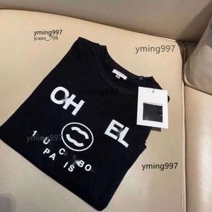 CCLIESチャンネルメンズCCネックチャンネルファッションデザイナー新しいカップルバージョンレディースコットンTシャツプリントフランストレンディブランド衣料