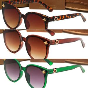 2023 Дизайнерские солнцезащитные очки Мужские очки Открытые оттенки ПК Рамка Модные классические женские солнцезащитные очки Ggities Зеркала для женщин с коробкой 5152