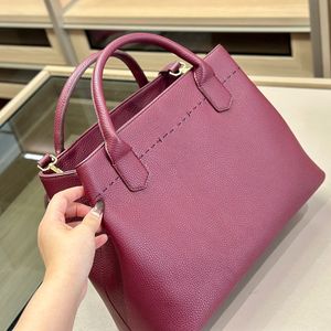 WALKER borsa aperta di alta qualità con design a catena, logo in pelle, casual Joker, borsa a tracolla diagonale con polizza di carico classica bordeaux.